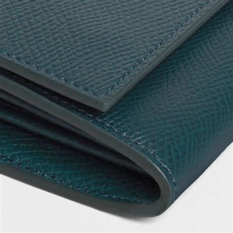 LARGE FLAP WALLET IN GRAINED CALFSKIN 